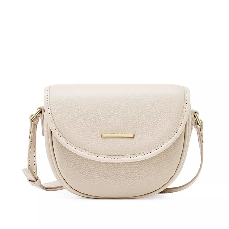 Celvera Tas Dames - Compacte Halfmaan Crossbody met Flap en Gouden Plaatje | Chic