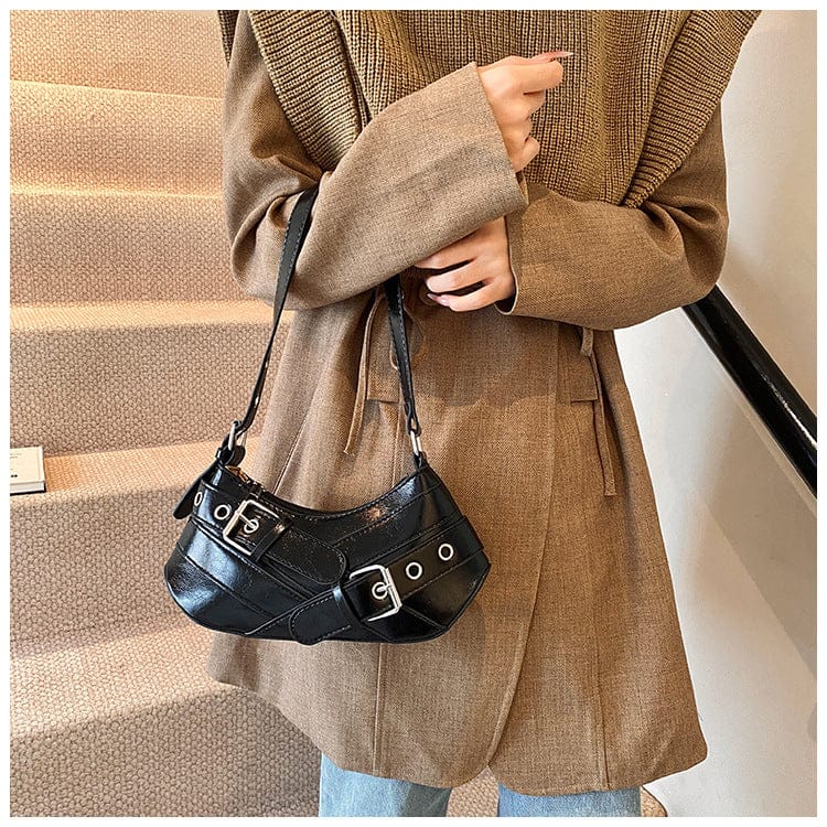 Celvera Edgy schoudertas met gespdetails