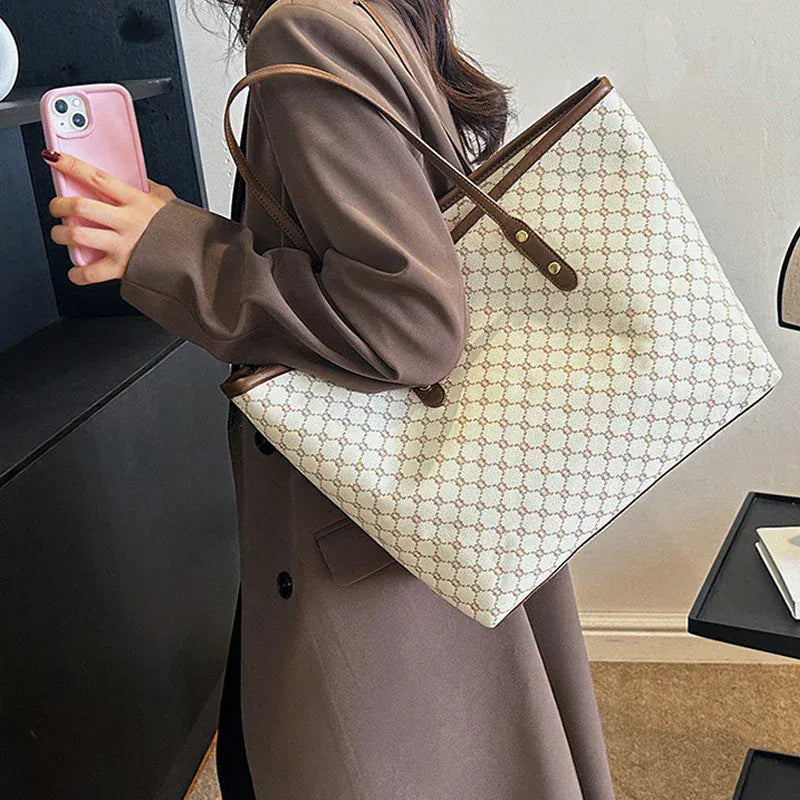 Celvera Luxe Leren Schoudertas Dames – Elegante en Ruime Handtas voor Elke Gelegenheid