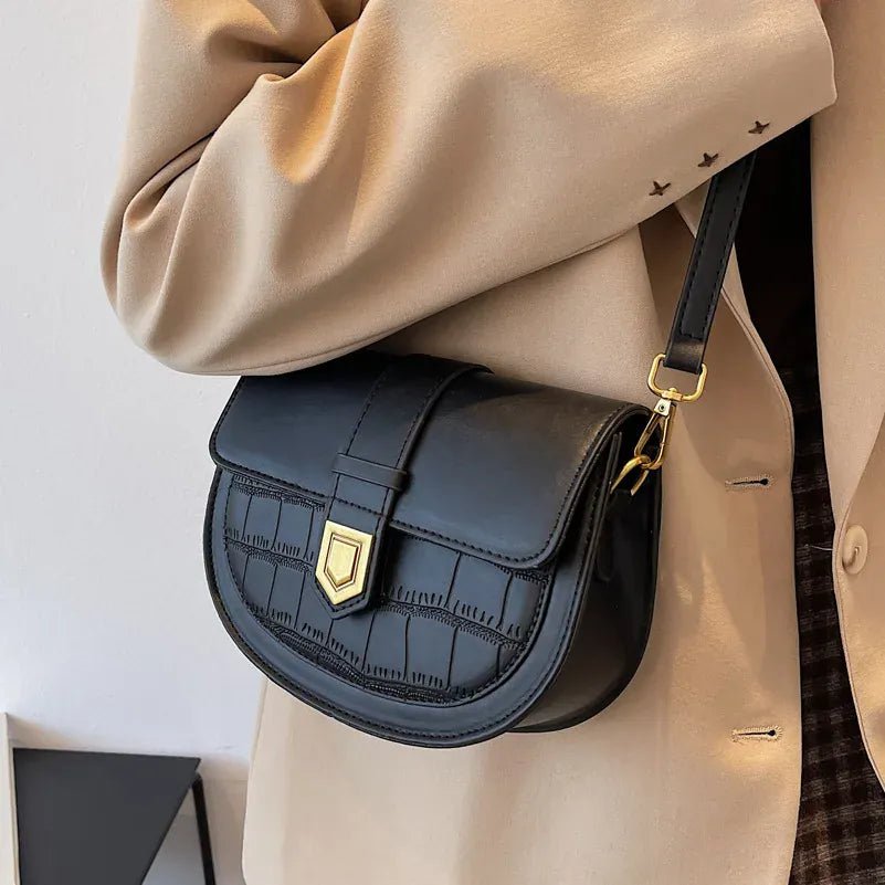 Celvera Crossbody Tas Dames - Halfmaan Saddle Bag met Gouden Slot | Chique