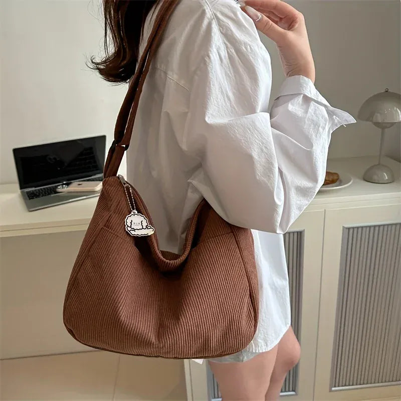 Celvera Tas Dames - Ruime Schoudertas met Ribbel en Bedeltje | Casual