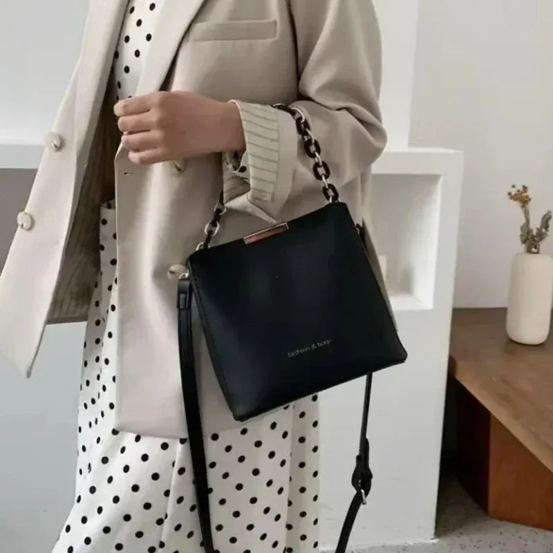 Celvera Tas Dames - Strakke Bucket Bag met Dikke Ketting en Riem | Chique