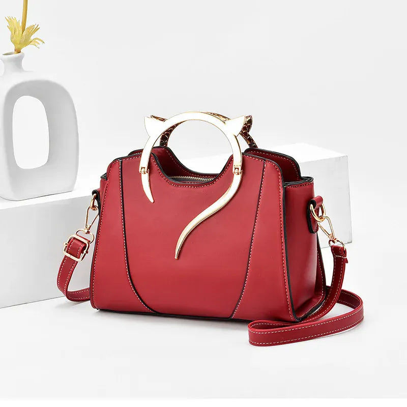Celvera Tas Dames - Stijlvolle Handtas met Gouden Details | Chique