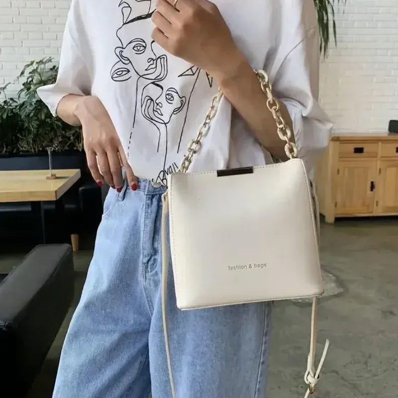Celvera Tas Dames - Strakke Bucket Bag met Dikke Ketting en Riem | Chique