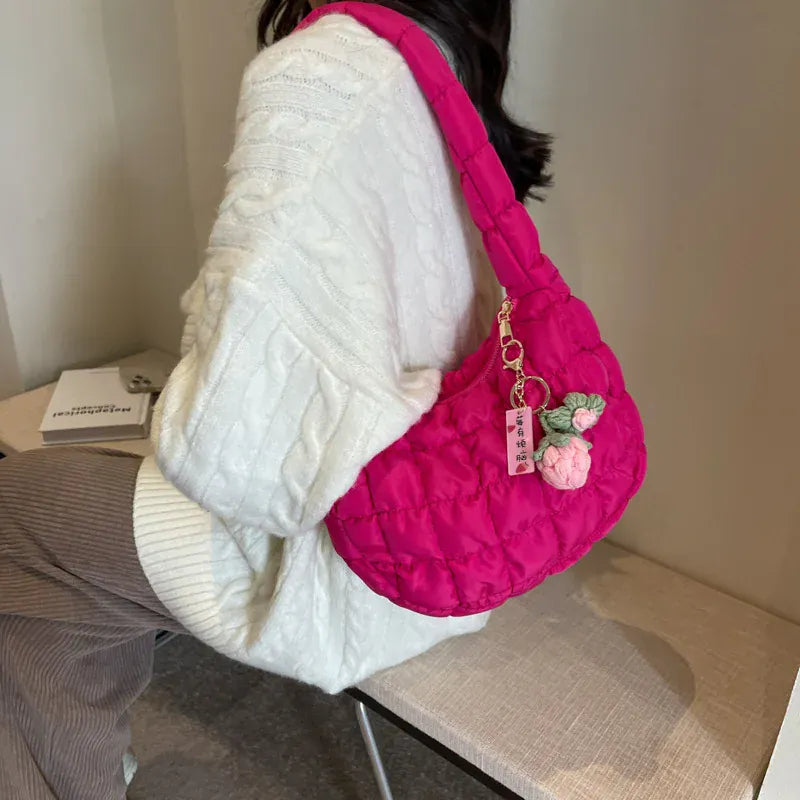 Celvera Tas Dames - Gewatteerde Hobo Tas met Bloem Bedeltje | Casual