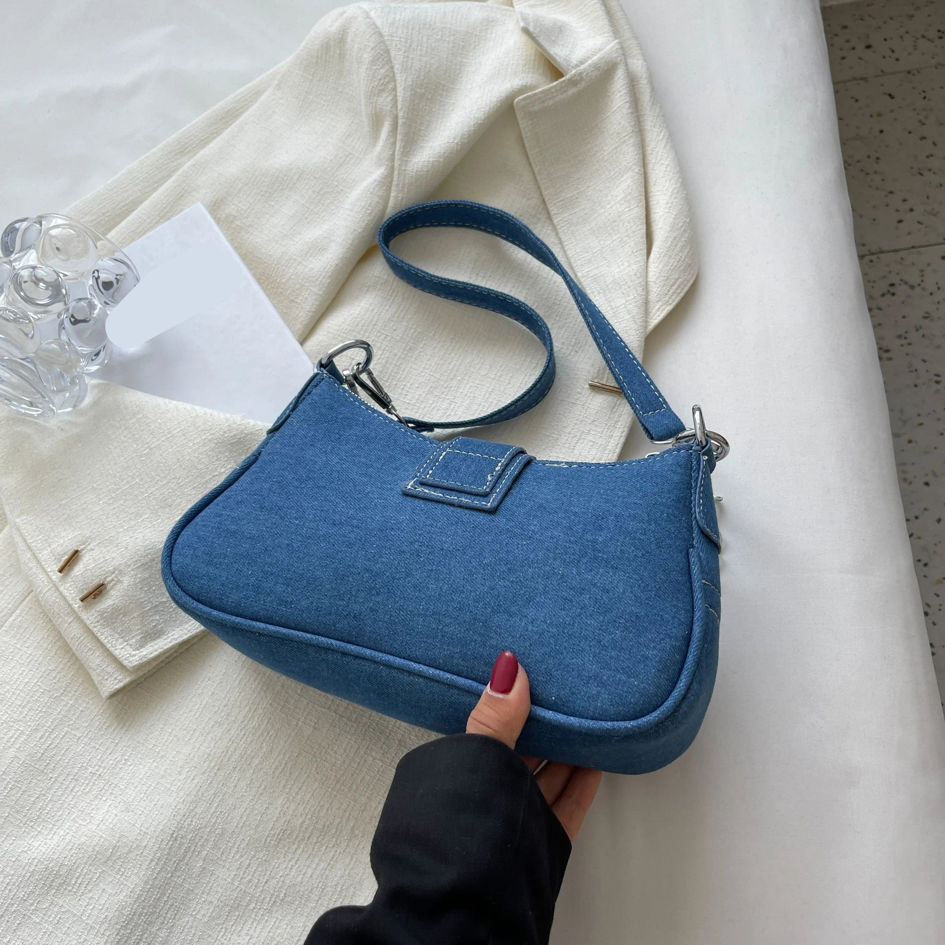 Celvera Tas Dames - Compact Model met Ketting en Gespsluiting | Casual