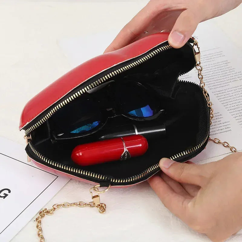Celvera Tas Dames - Lippen Clutch met Gouden Ketting | Opvallend