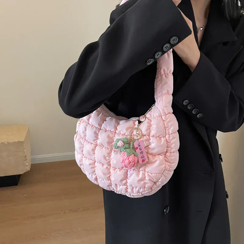 Celvera Tas Dames - Gewatteerde Hobo Tas met Bloem Bedeltje | Casual
