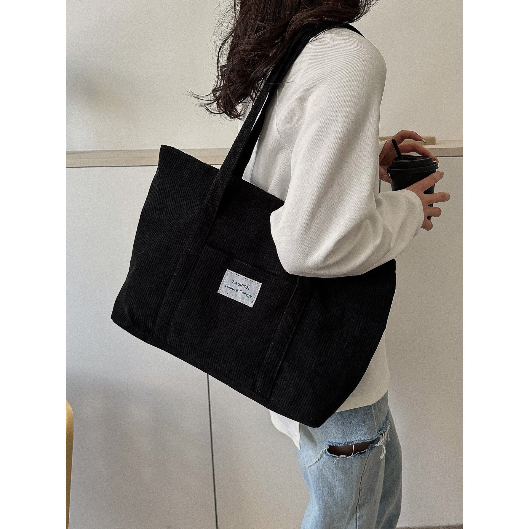 Celvera Tote Bag van Ribfluweel met Ruim Voorvak