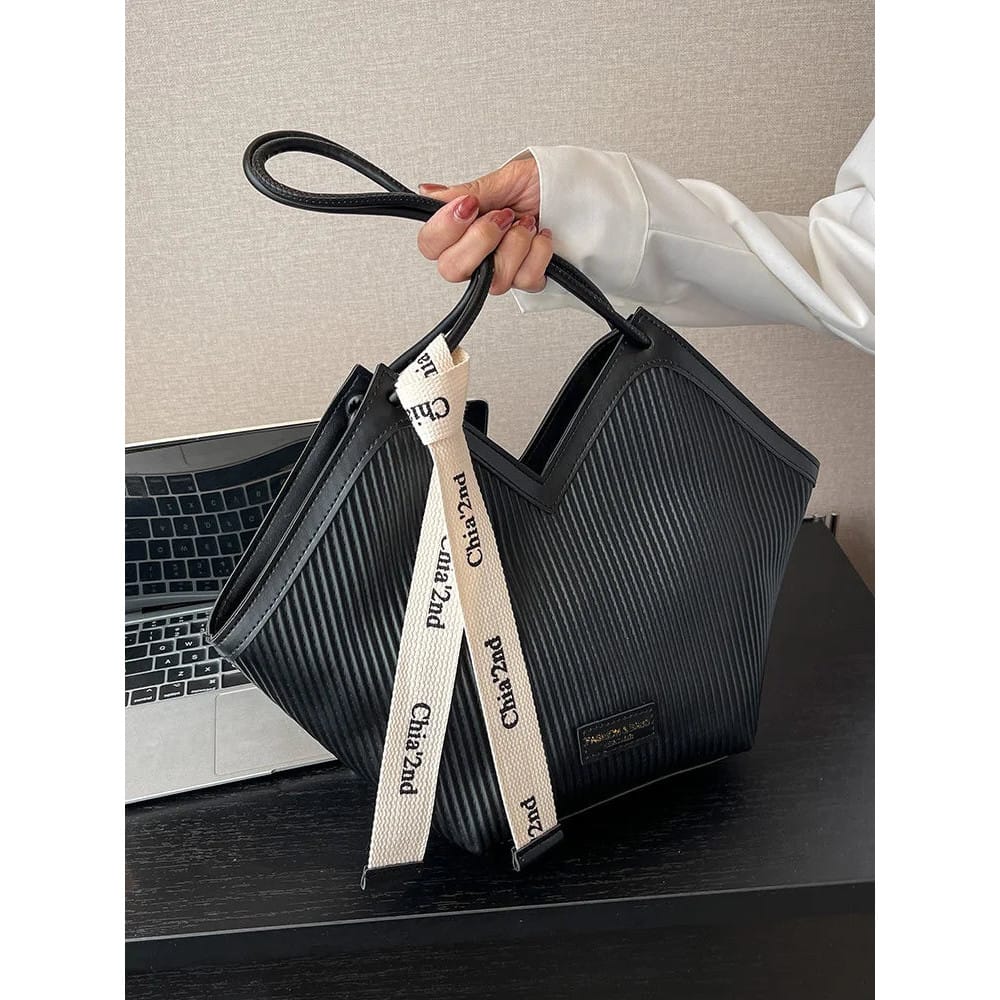 Celvera Stijlvolle damestas met modern design – licht, elegant en praktisch