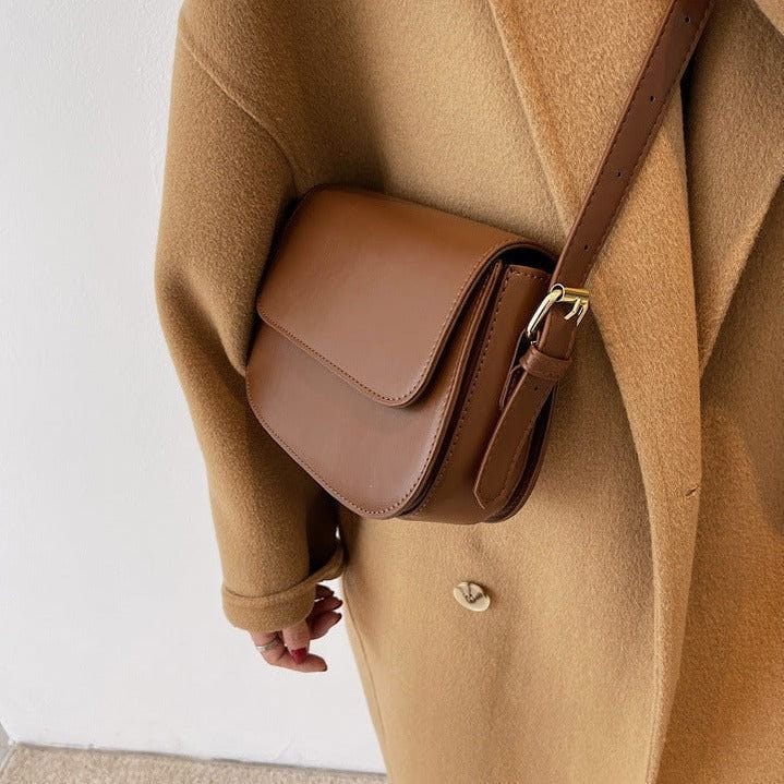 Celvera Tas Dames - Compacte Saddle Bag met Klepje en Schouderband | Klassiek
