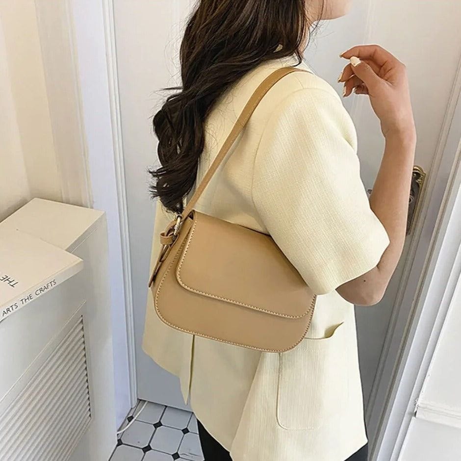 Celvera Tas Dames - Compacte Saddle Bag met Klepje en Schouderband | Klassiek
