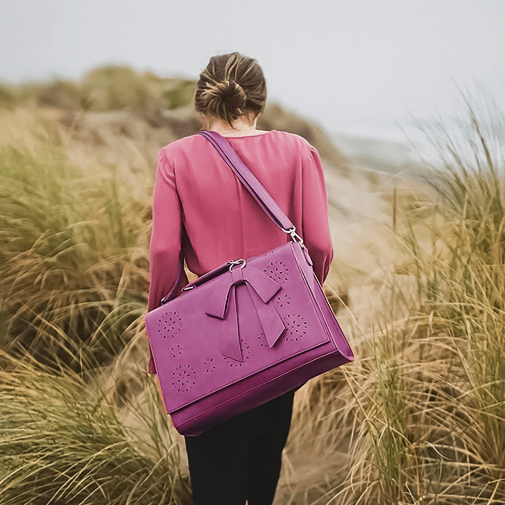 Celvera Tas Dames - Gestructureerde Flap Bag met Strik en Lasercut Detail | Chique