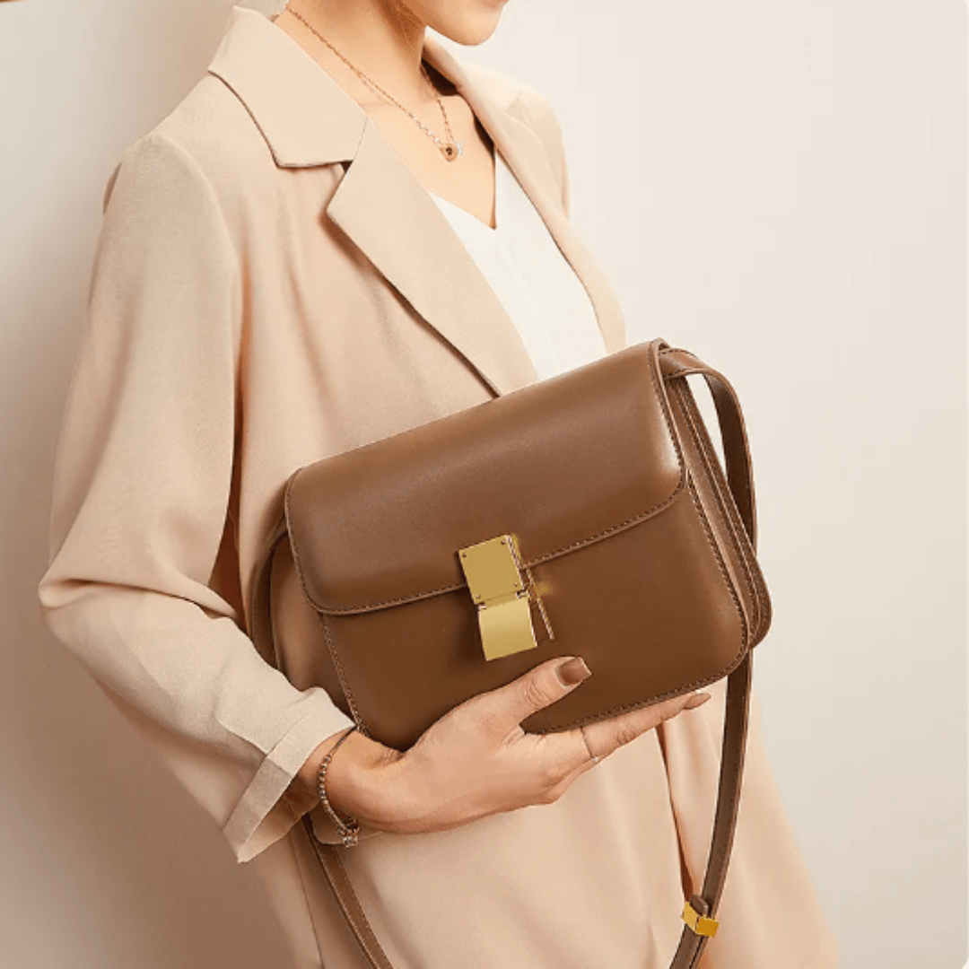 Celvera Tas Dames - Compacte Crossbody met Klepje en Goudkleurig Slot | Chique