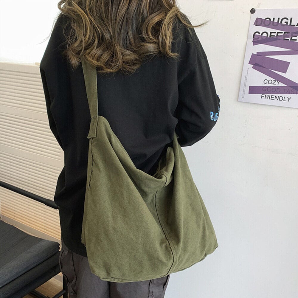 Celvera Oversized canvas schoudertas met ruime pasvorm