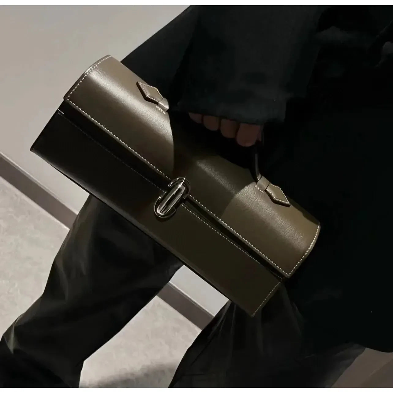 Celvera Tas Dames - Langwerpige Clutch met Gouden Sluiting en Handvat | Chique