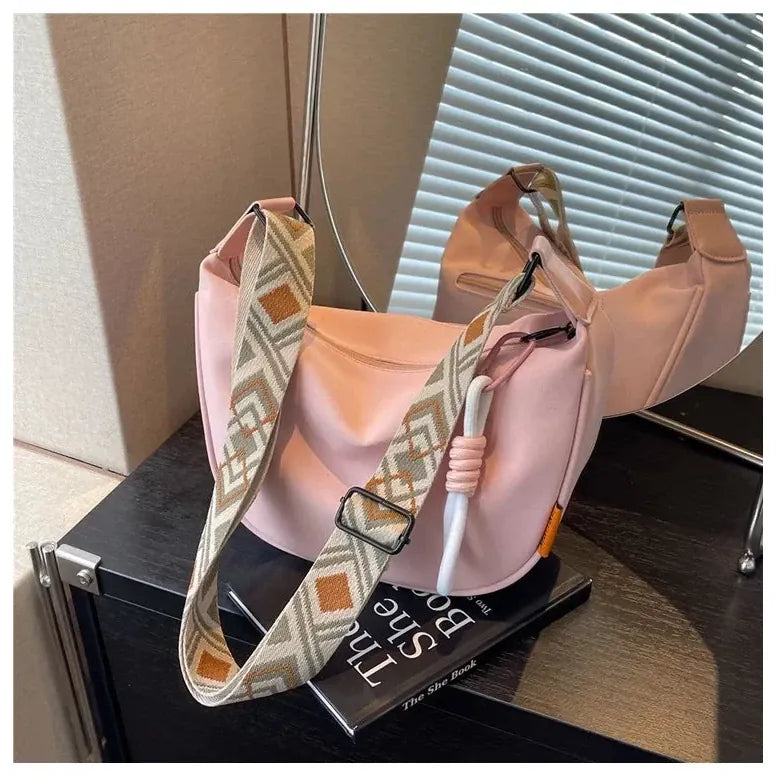 Celvera Tas Dames - Halfmaan Schoudertas met Boho Riem en Trekkoord | Casual