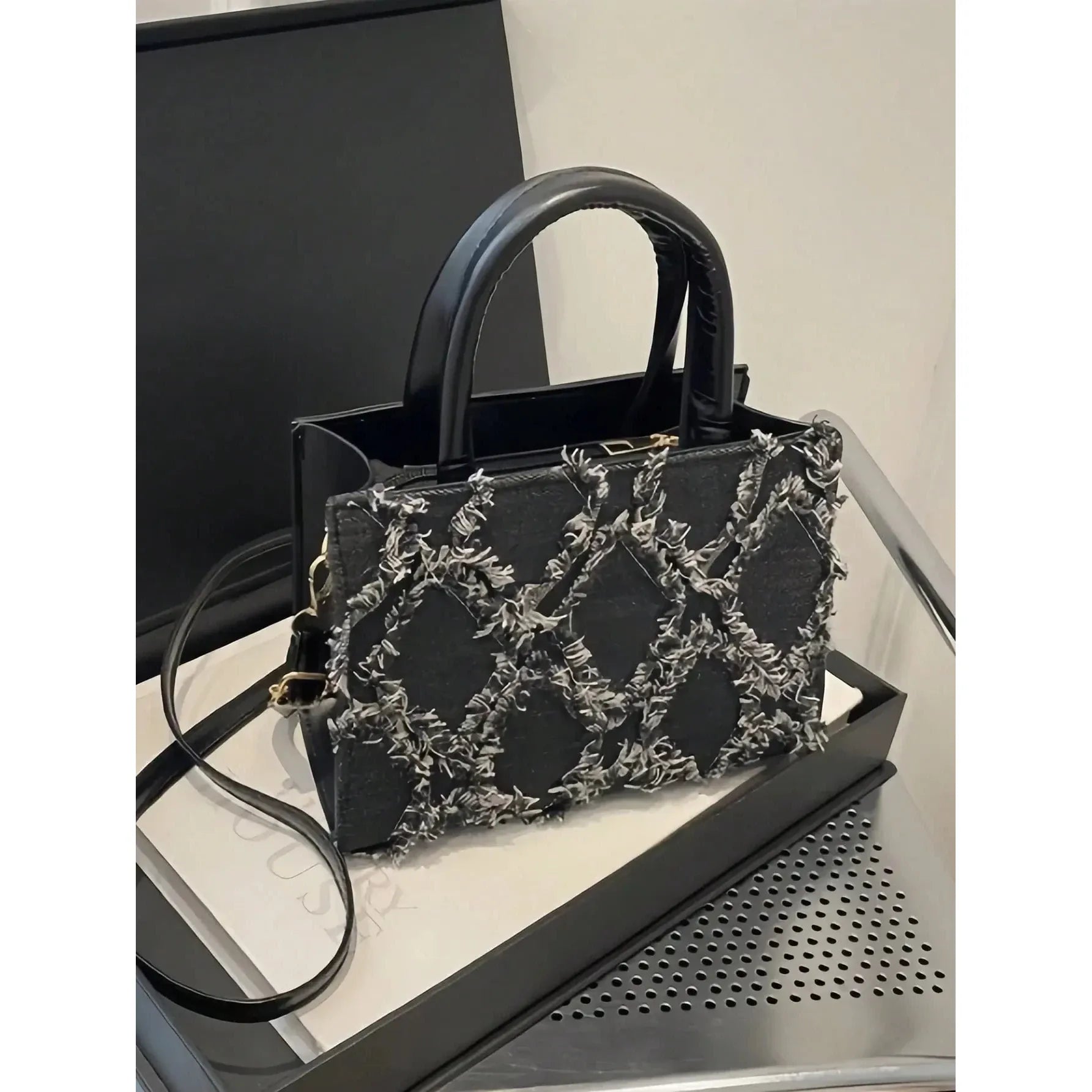 Celvera Tas Dames - Gestructureerde Tote met Franje Patroon en Schouderband | Chique