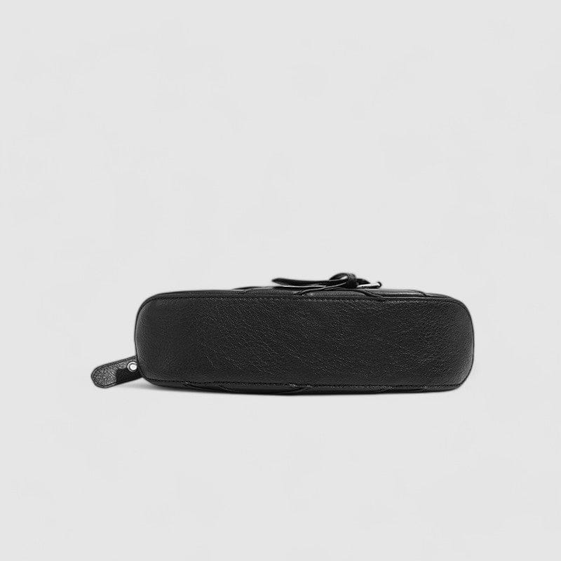 Celvera Edgy schoudertas met gespdetails