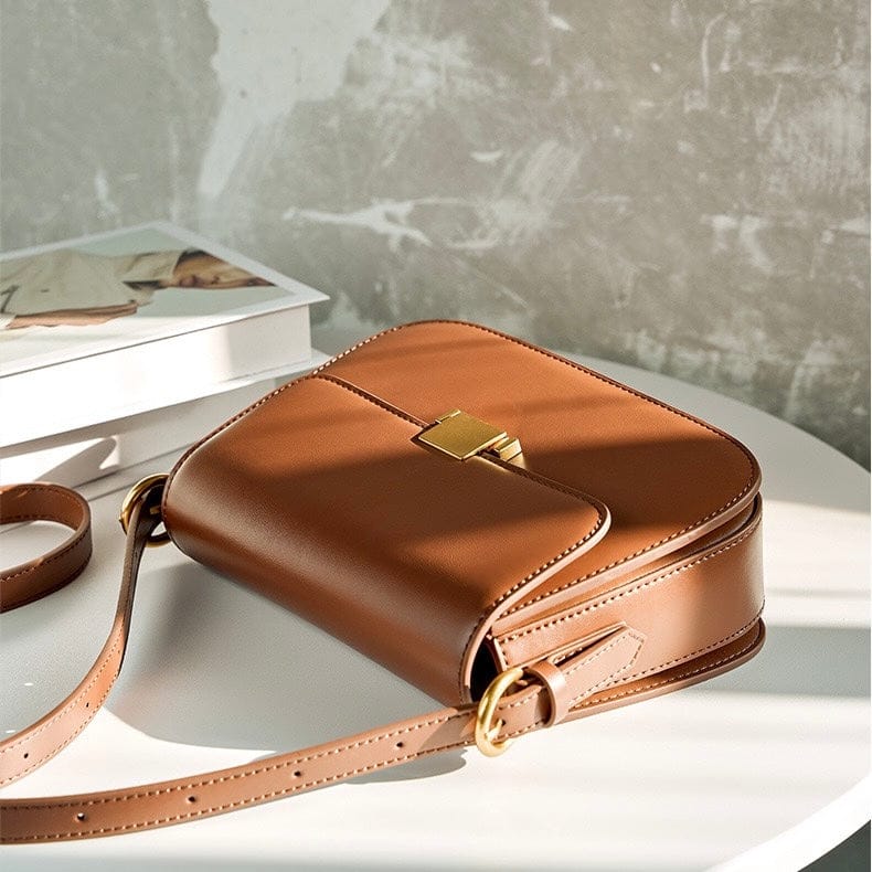 Celvera Elegante Schoudertas met Gouden Sluiting – Luxe Design voor Elke Dag