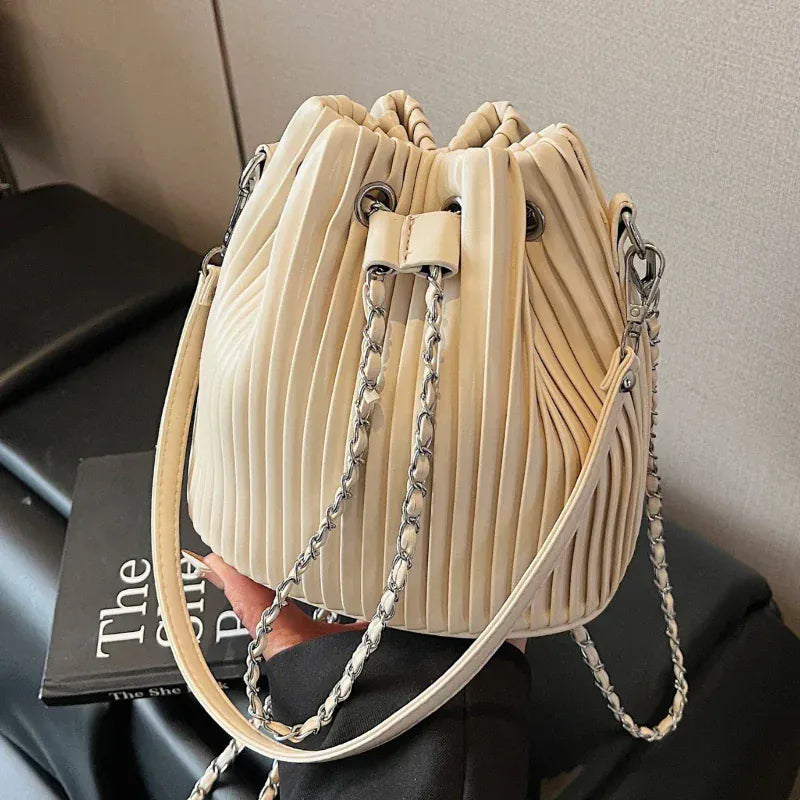 Celvera Tas Dames - Bucket Bag met Plissé en Zilveren Ketting | Chique