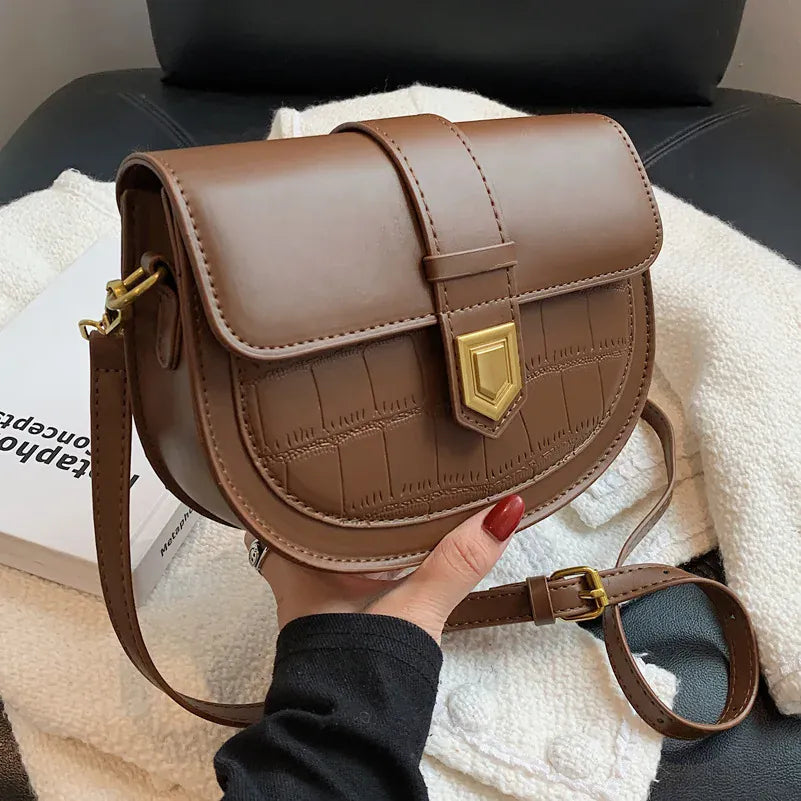 Celvera Crossbody Tas Dames - Halfmaan Saddle Bag met Gouden Slot | Chique
