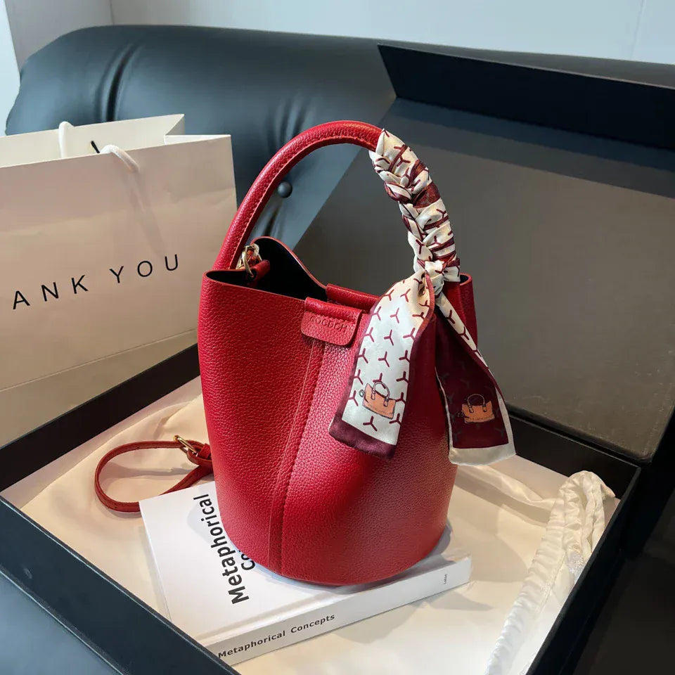 Celvera Tas Dames - Bucket Bag met Sjaaltje en Gouden Hardware | Chique