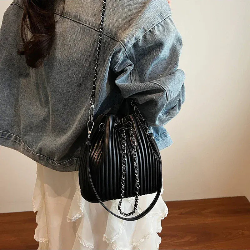 Celvera Tas Dames - Bucket Bag met Plissé en Zilveren Ketting | Chique