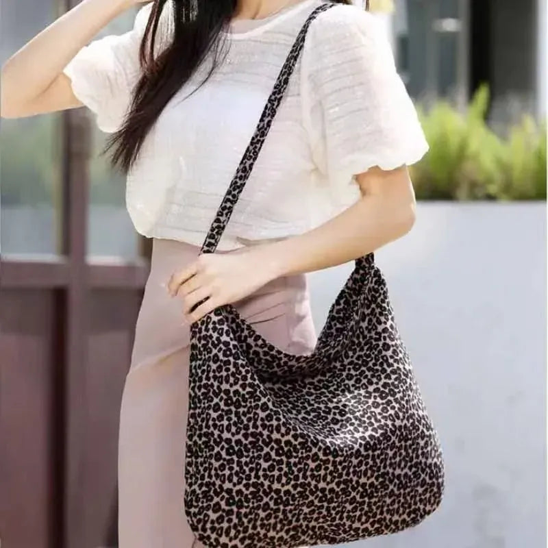 Celvera Tas Dames - Oversized Schoudertas met Luipaardprint | Casual