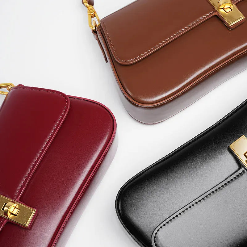 Celvera Crossbody tas met Gouden Details