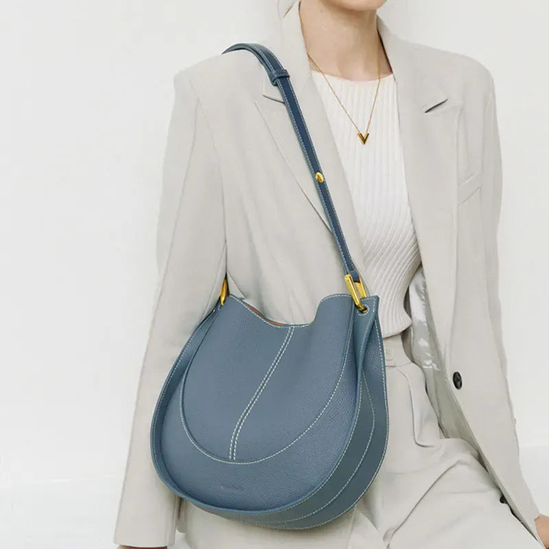 Celvera Tas Dames - Halfmaan Crossbody met Stiksels en Goud | Klassiek