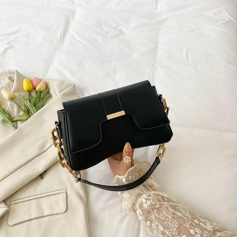 Celvera Tas Dames - Compacte Flap Tas met Gouden Ketting en Slot | Klassiek