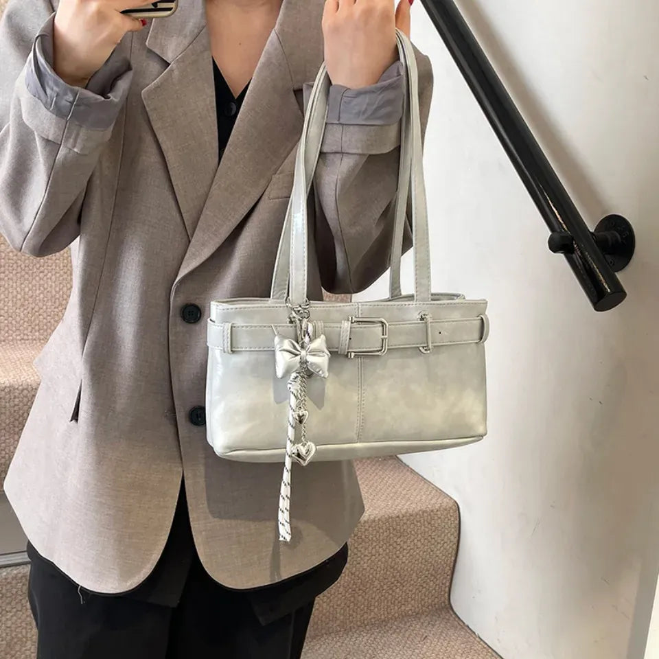 Celvera Tas Dames - Schoudertas met Gesp en Strik Hanger | Stijlvol