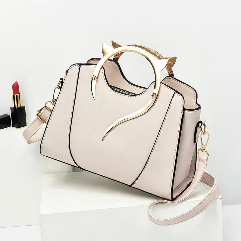 Celvera Tas Dames - Stijlvolle Handtas met Gouden Details | Chique