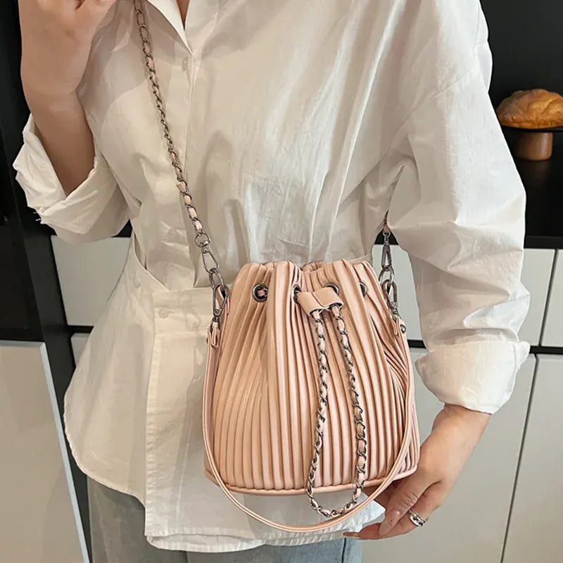 Celvera Tas Dames - Bucket Bag met Plissé en Zilveren Ketting | Chique
