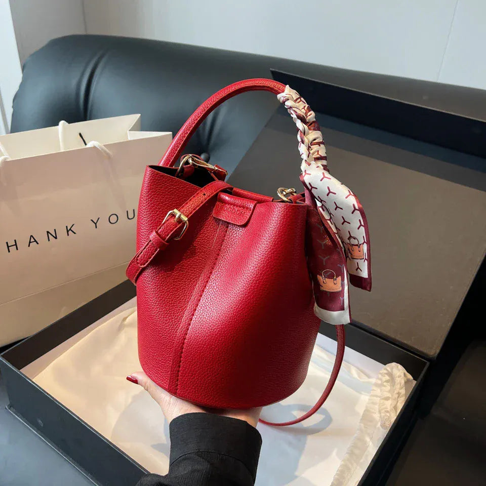 Celvera Tas Dames - Bucket Bag met Sjaaltje en Gouden Hardware | Chique