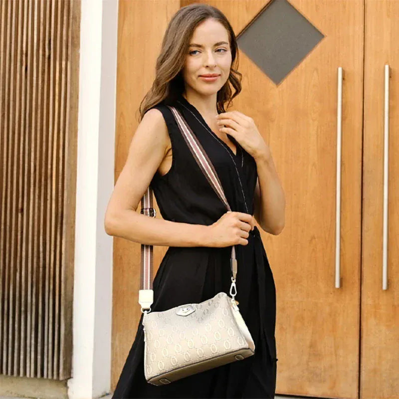 Celvera Tas Dames - Crossbody met Monogram Print en Brede Band | Chique