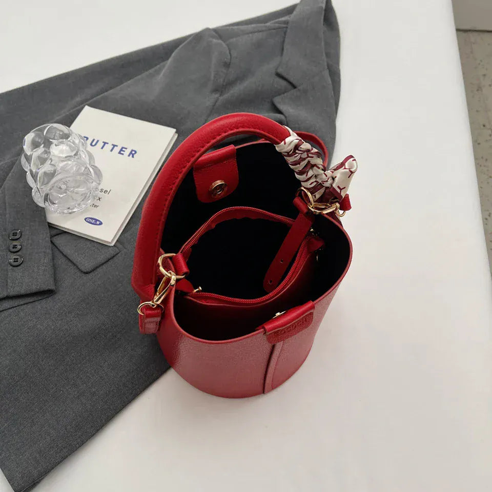 Celvera Tas Dames - Bucket Bag met Sjaaltje en Gouden Hardware | Chique