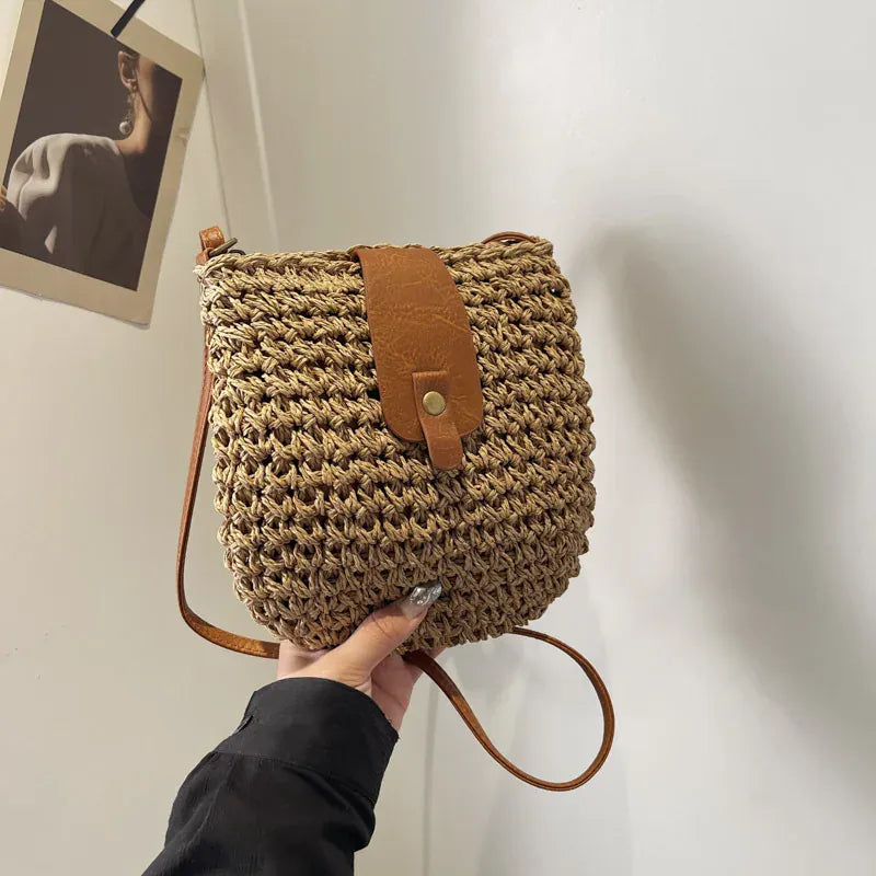 Celvera Tas Dames - Gevlochten Crossbody met Klep en Drukknoop | Zomer