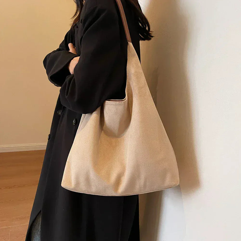 Celvera Tote bag in zacht suède met ruim hoofdvak
