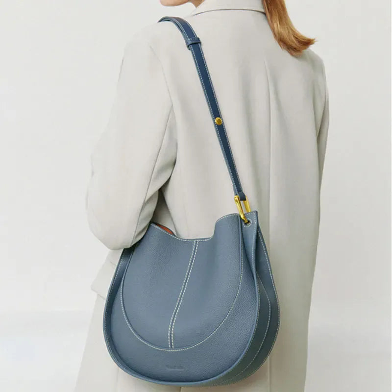 Celvera Tas Dames - Halfmaan Crossbody met Stiksels en Goud | Klassiek