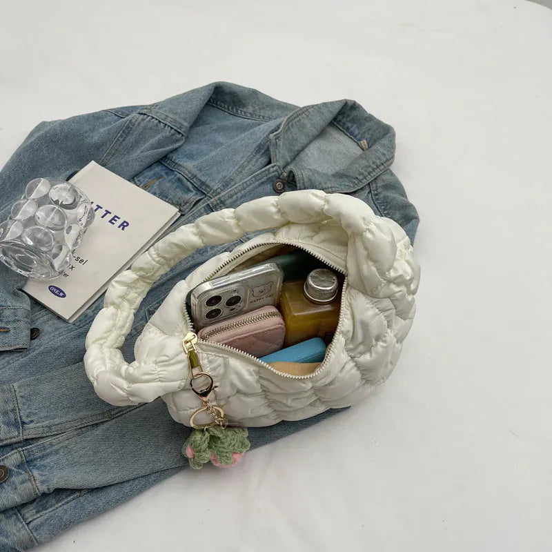 Celvera Tas Dames - Gewatteerde Hobo Tas met Bloem Bedeltje | Casual