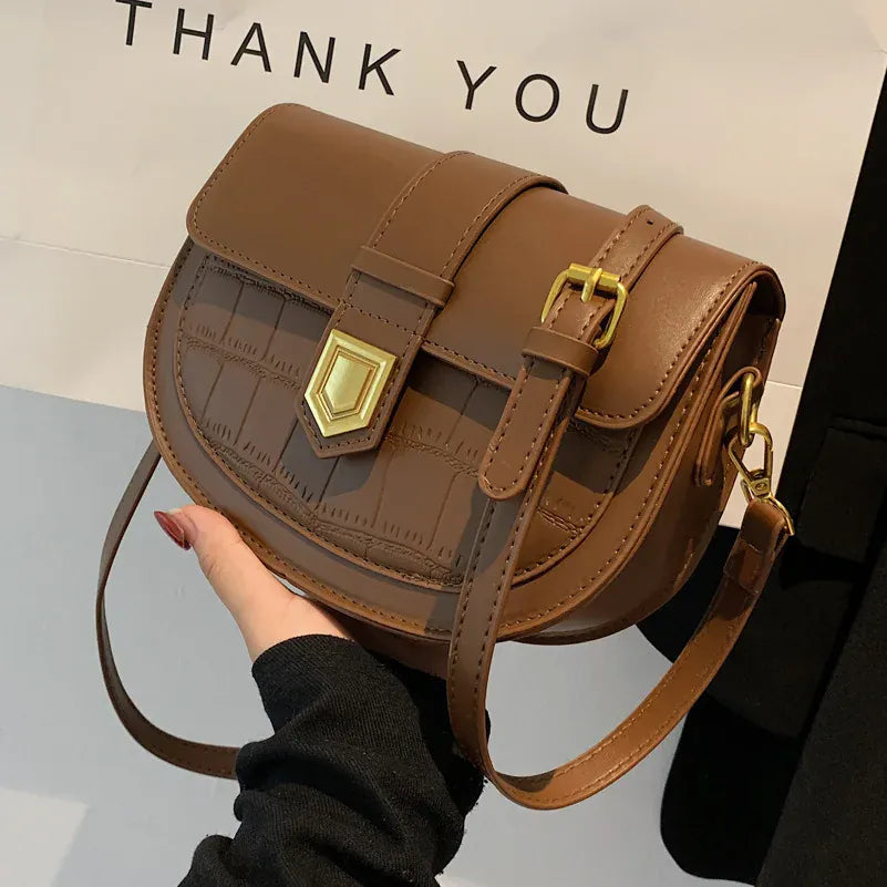 Celvera Crossbody Tas Dames - Halfmaan Saddle Bag met Gouden Slot | Chique