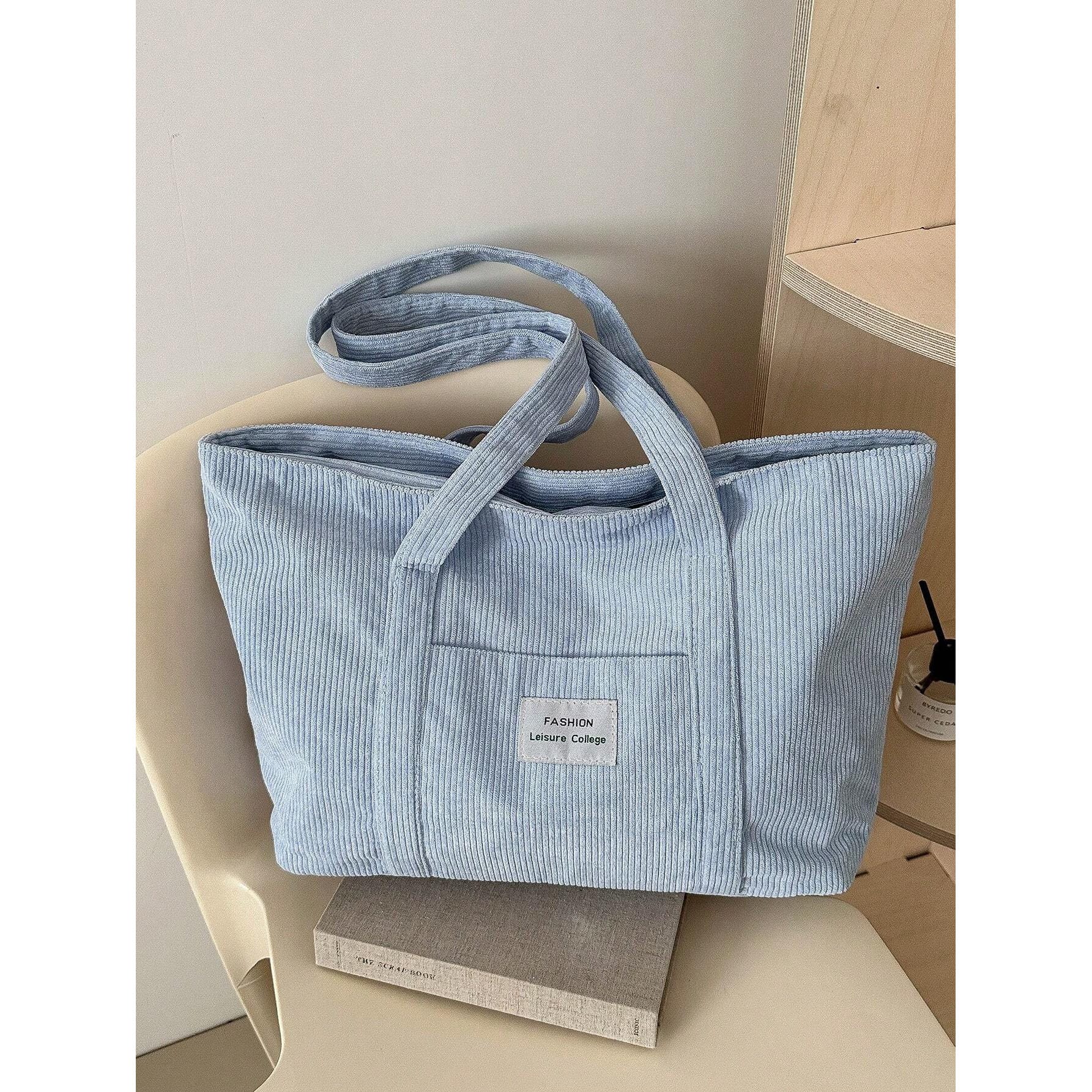 Celvera Tote Bag van Ribfluweel met Ruim Voorvak