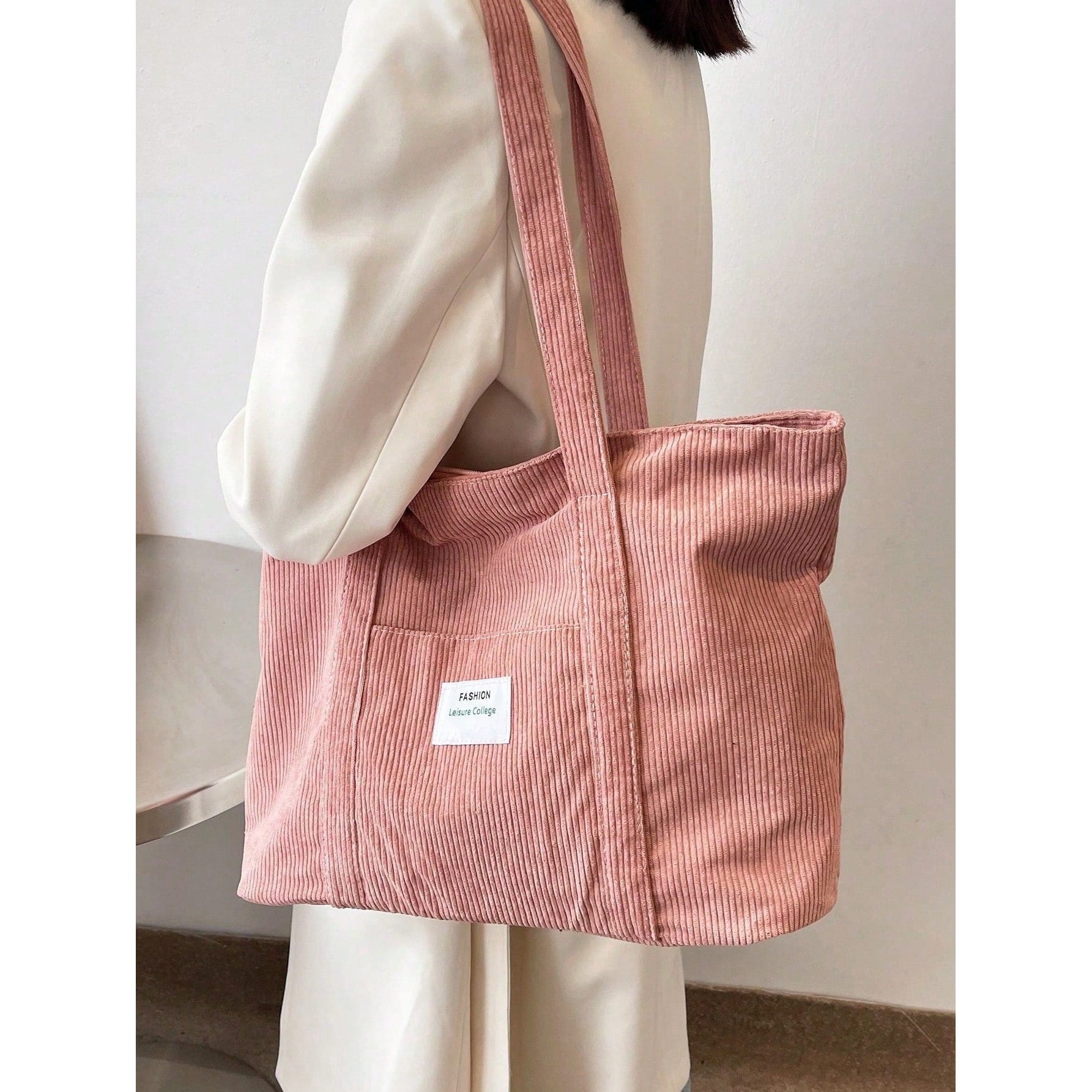 Celvera Tote Bag van Ribfluweel met Ruim Voorvak