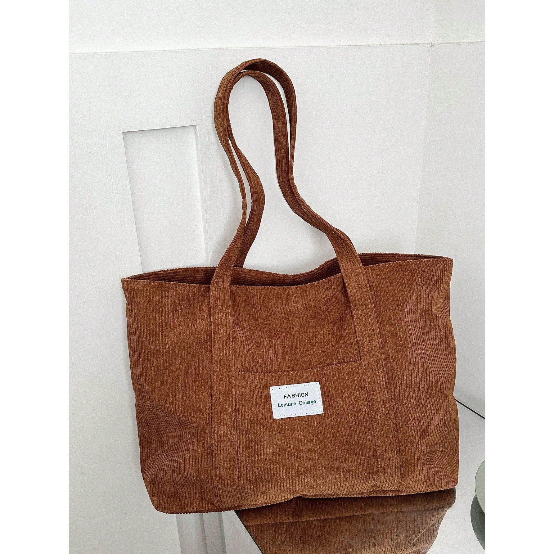 Celvera Tote Bag van Ribfluweel met Ruim Voorvak