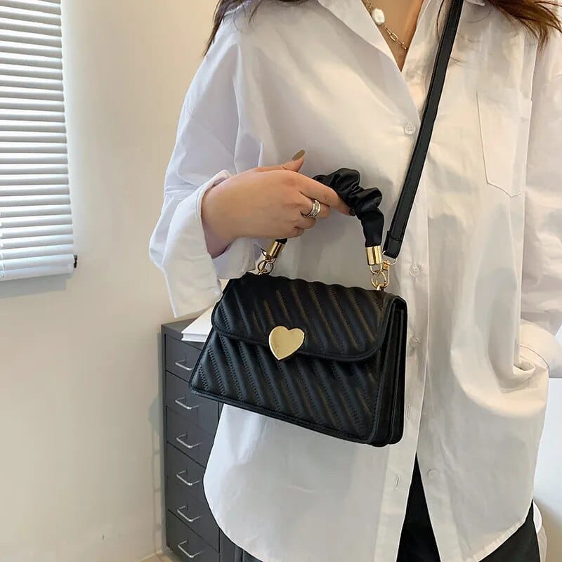 Celvera Tas Dames - Compacte Flap Bag met Hartslot en Gerimpelde Greep | Chique