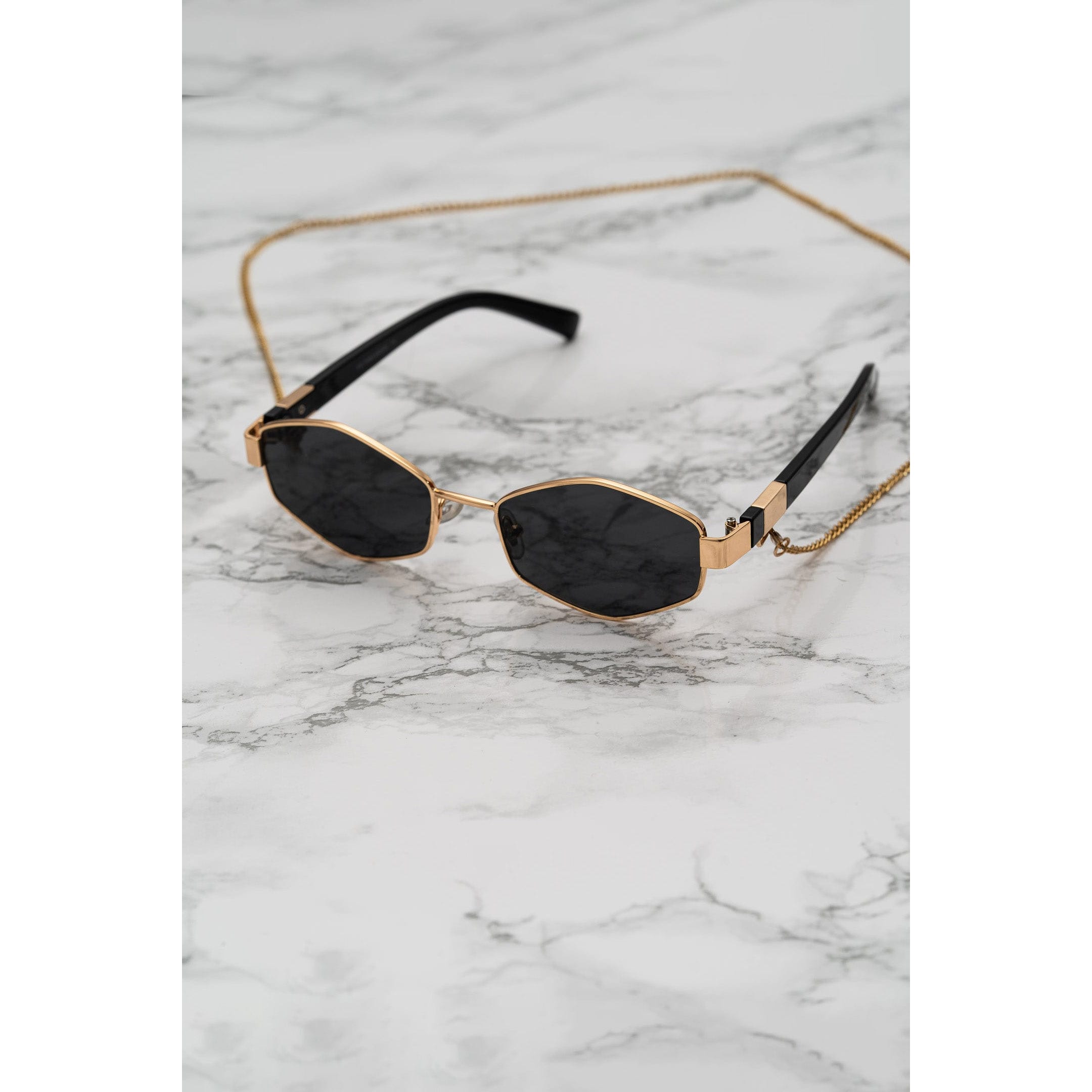 Celvera Trendy Zonnebril | Unieke Vorm | UV400 Bescherming