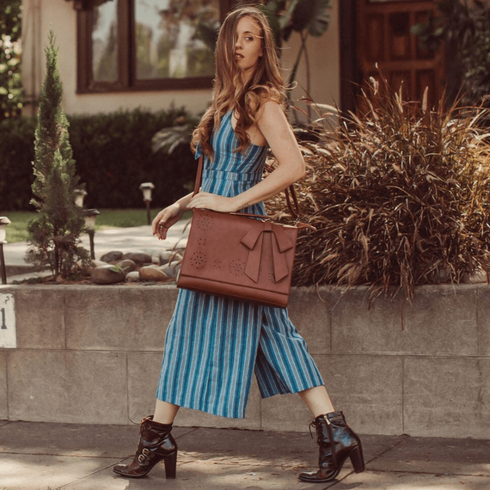 Celvera Tas Dames - Gestructureerde Flap Bag met Strik en Lasercut Detail | Chique