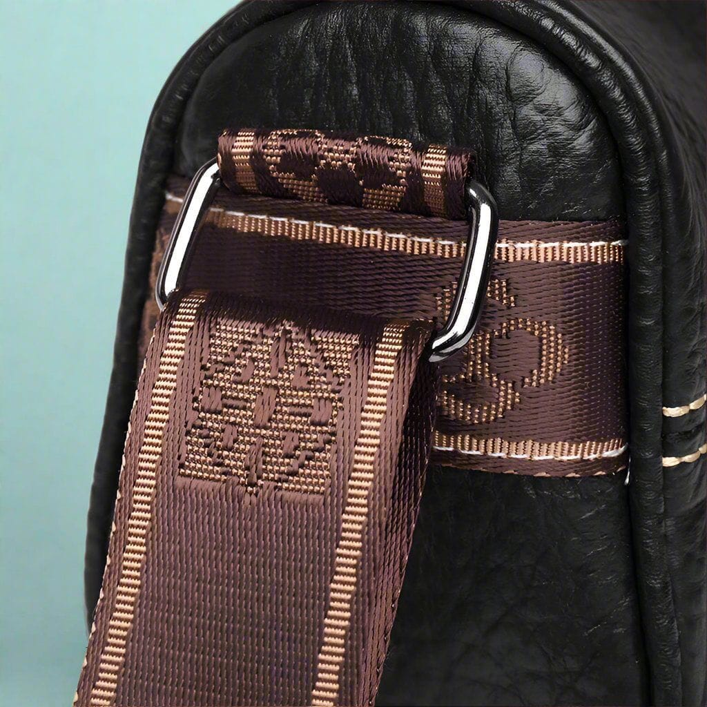 Celvera Tas Dames - Compacte Crossbody met Brede Riem en Contrasterende Stiknaden